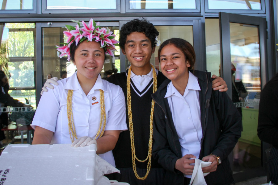 L R Geniqua Samupo Talagi a member of the Youth Advisory Group for the MOE Dazhonavah Faaumu and Valerie Cokanasiga.